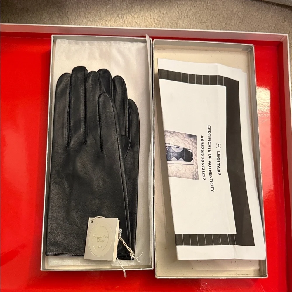 Gloves Black Dior Leather Gloves E09 with COA